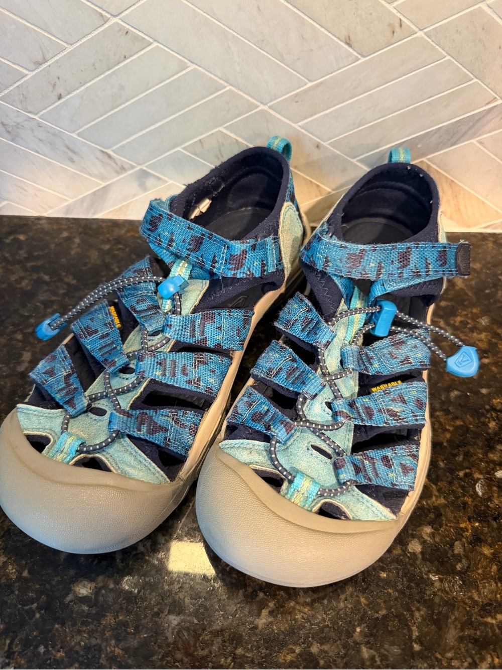 KEEN Newport H2 Kids Size 6 Water / Hiking Sandals